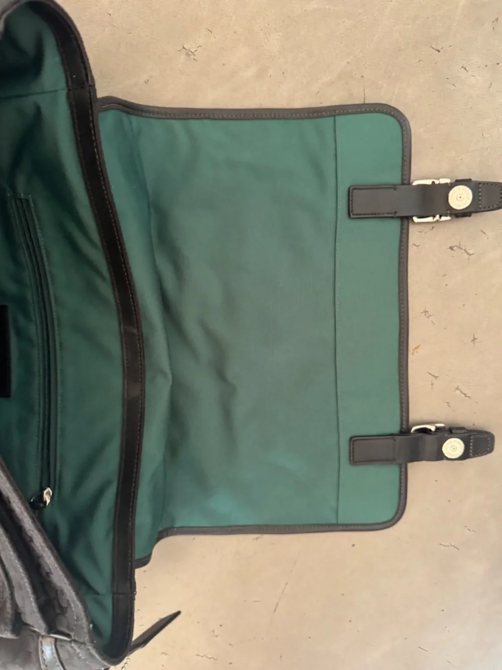 Vintage woman coach messenger bag